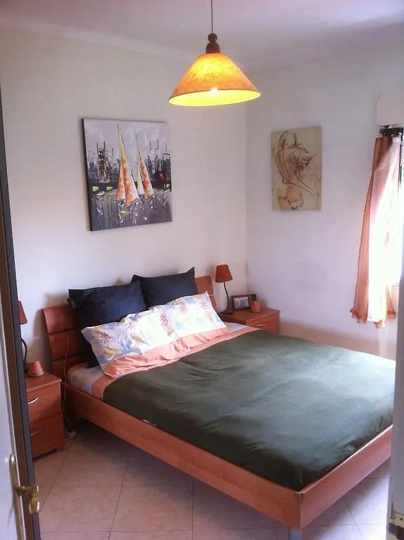 民宿 Moscavide Nº 1 M1 Rooms Lisboa